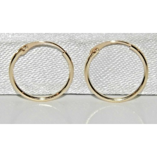 11 - 9ct gold earrings