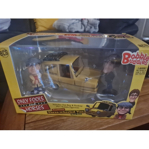 3A - Only fools and horses model and figures