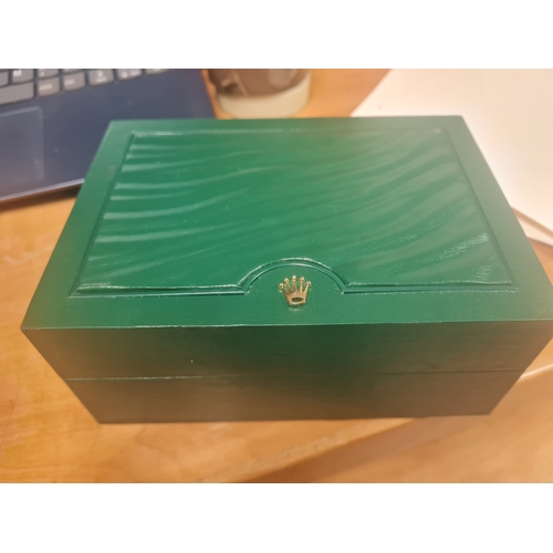 007B - Watch box with accs