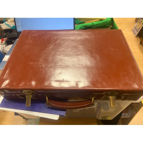 590 - Vintage leather briefcase