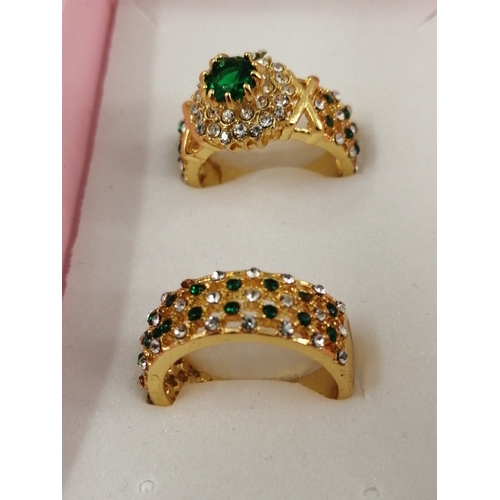 109 - Beautiful green stone ladies rings x2