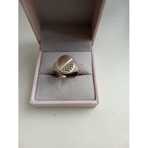 006A - Vintage Sterling Silver signet ring  size r/s