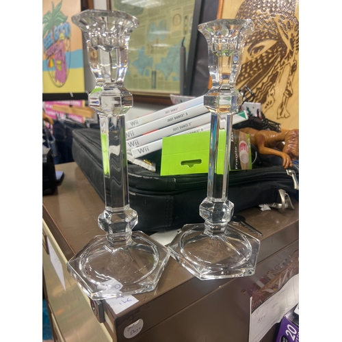 04L - Pair large candle sticks