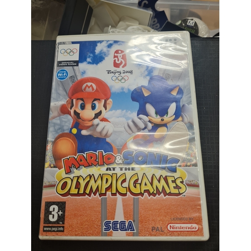 674 - Wii mario & sonic game