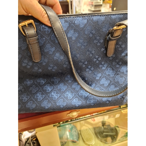 678 - Guess handbag goid condition