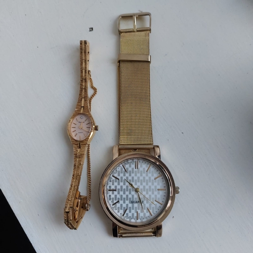 684 - 2 watches. Man's working. Accurist no battery