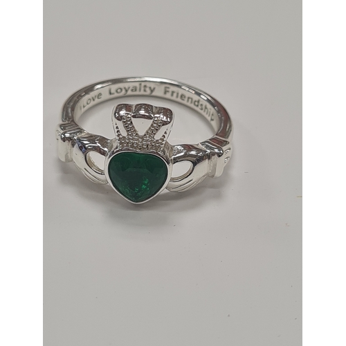 04O - Claddagh ring