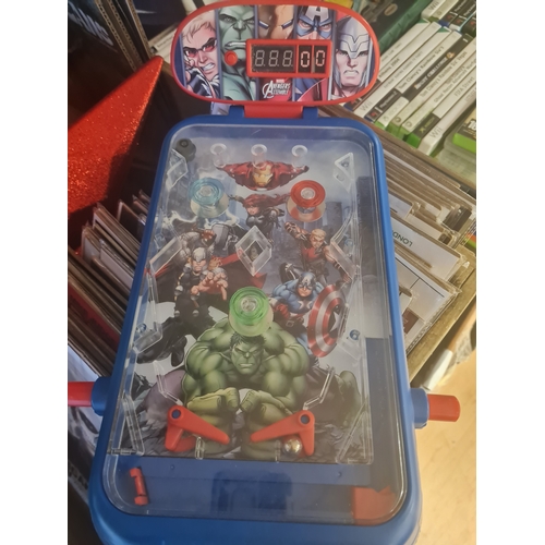 853 - Marvel pin ball