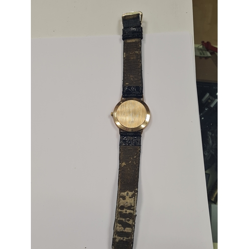 6L - Vintage 9ct accurist watch pwo in orginal box & strap