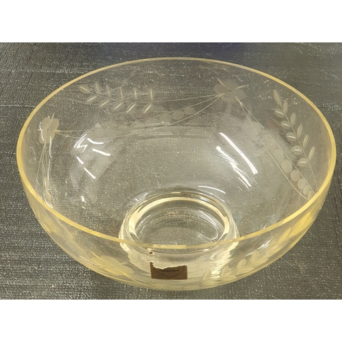 58H - Beautiful Glass Foreign Bowl With detail