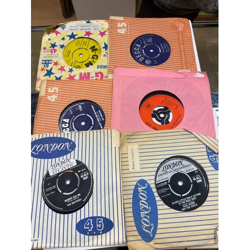 444A - Vinyl lot