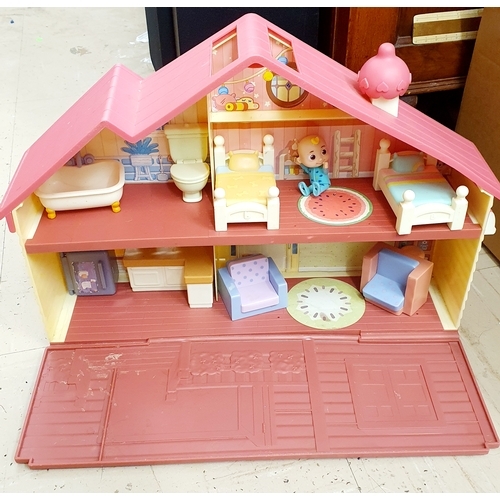 79X - Childs Bluey playhouse with figure and accessories