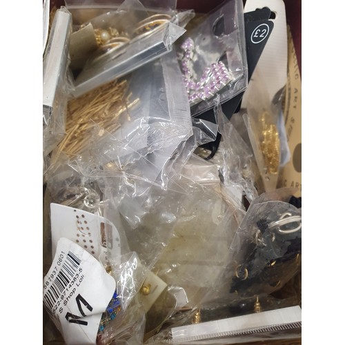 79Y - Boxlot of new jewellery