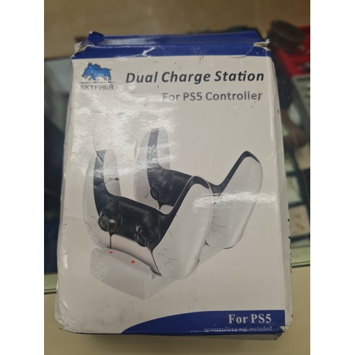 8W - Dual charger ps5