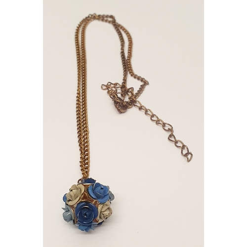 173G - Beautiful Blue Floral Pendant On Chain