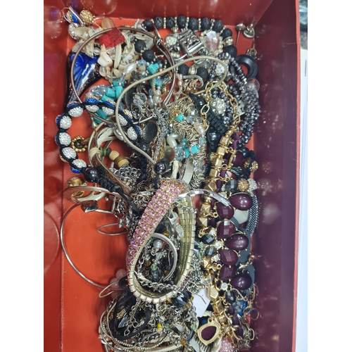 21R - Vintage jewellery lot