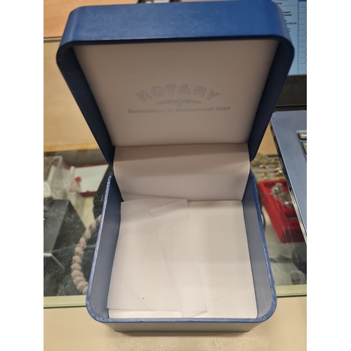 016 - Rotary watch box