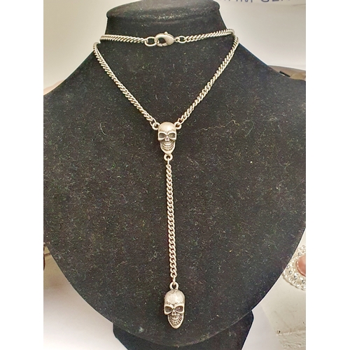 136 - Quirky skulls chain