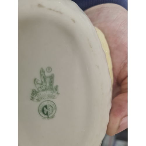 28U - Large belleek swann