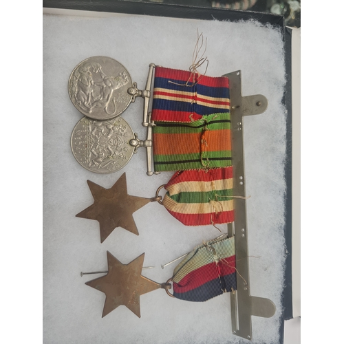 007X - Vintage world war medal lot