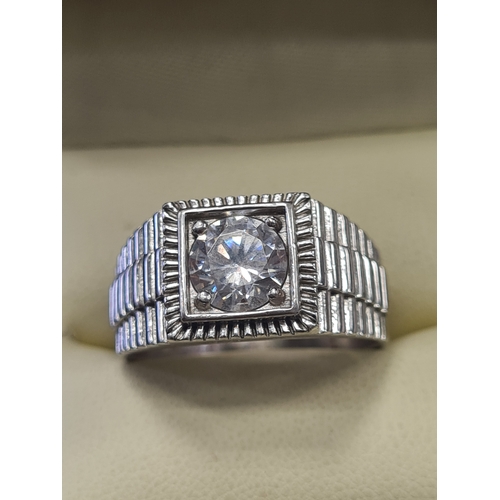 0018Q - Large gents ring