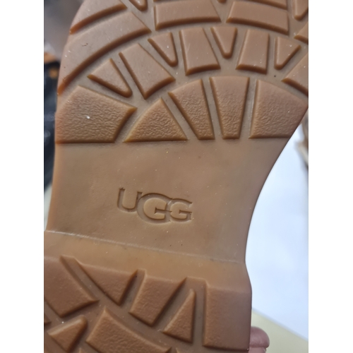 006W - Ugg boats great condition