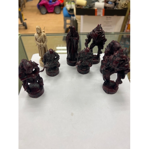 073D - Lord of rings chess pieces