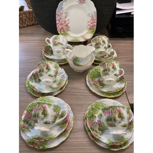 4X - Royal Albert set