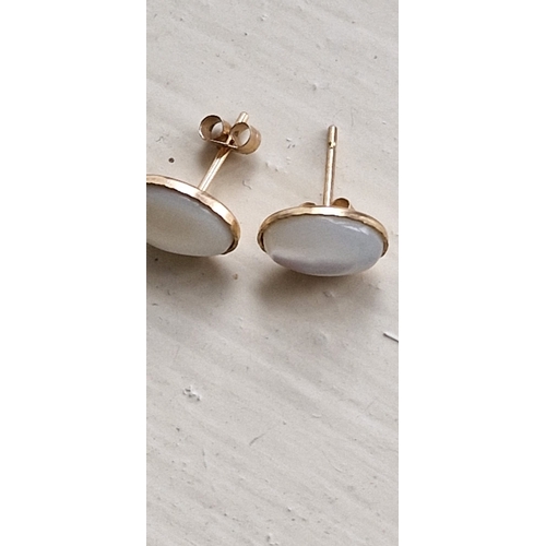 99 - 9ct gold and mother of pearl earrings