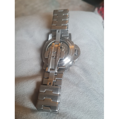 05A - Gents watch heavy duty