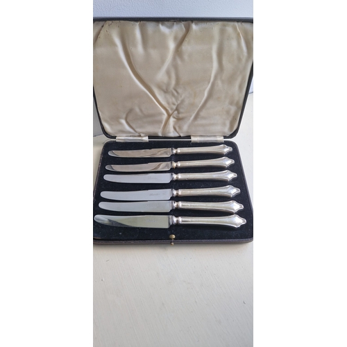 13W - Sterling silver butter knives. Sheffield 1932