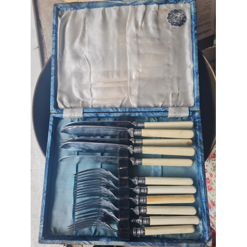 12F - Vintage knife & fork set boxedd