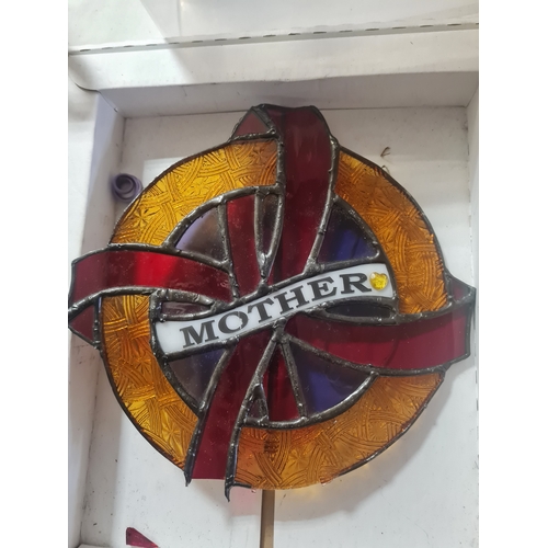 9H - Stanied glass mother sign