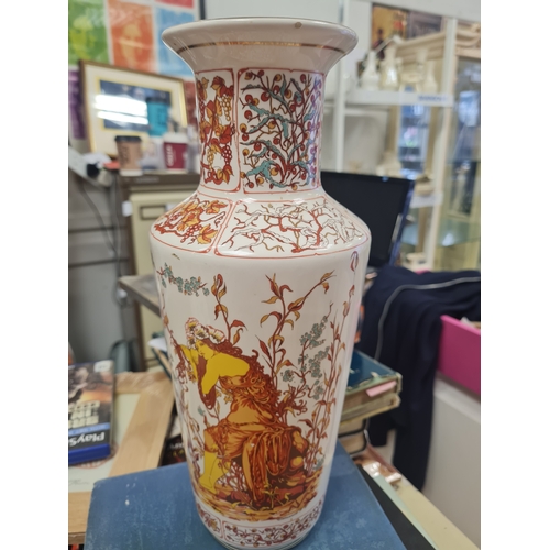 05I - Italian vase