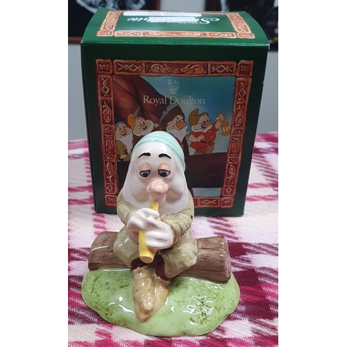 04O - Royal Doulton Walt Disney Classics Snow White And The Seven Dwarfs Sleepy figure Boxed SW15