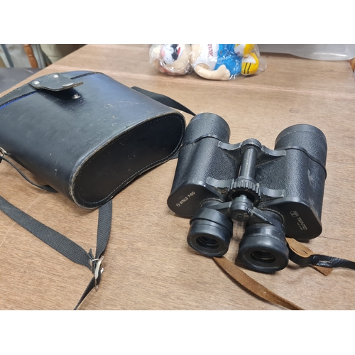 9O - Vintage binoculars working perfect