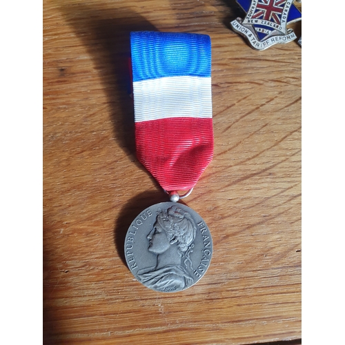 23A - Vintage French 1965 medal