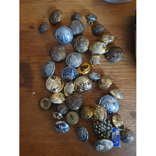 2D - Joblot of Military Buttons