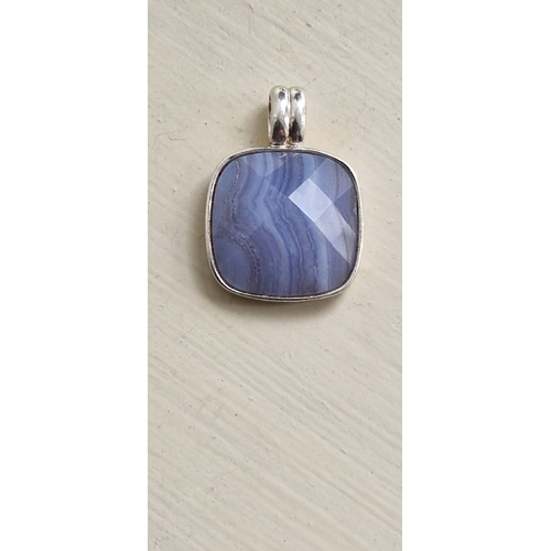 139 - .925 agate pendant as new