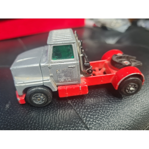 028A - Vintage model lorry