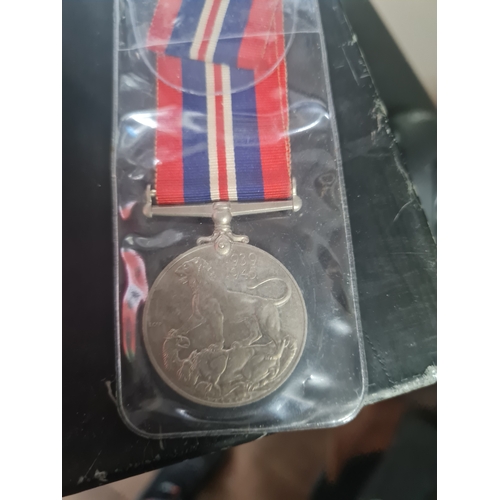 215 - World war 2 medal