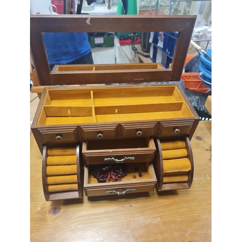 003E - Vintage jewellery box