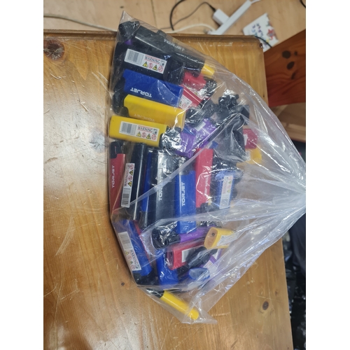 132A - Joblot of lighters