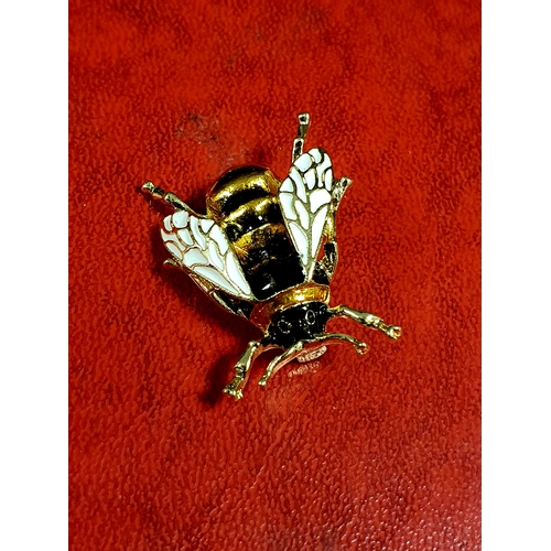 300 - New Detailed Bumblebee Broach Pin