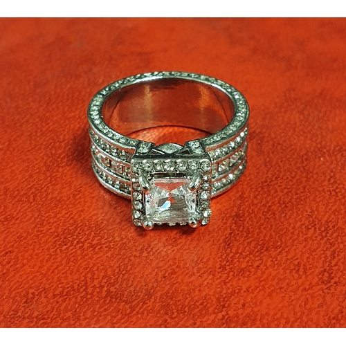 305 - Beautiful Multistone Diamante Ring