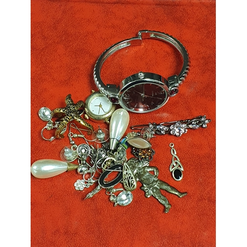 24H - Collection of mixed jewellery pieces including silver