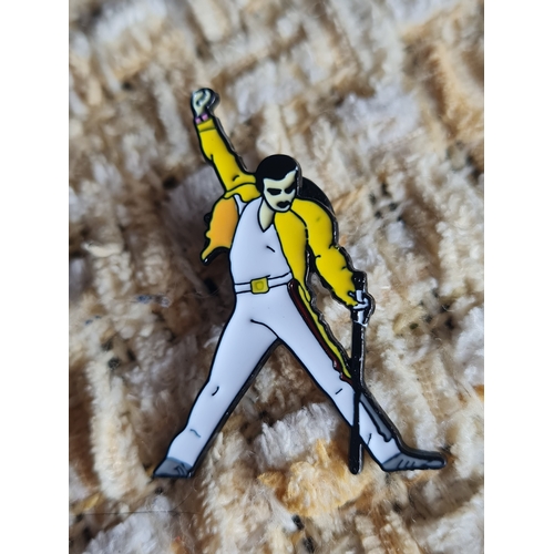 101A - Queen Freddie Mercury badge