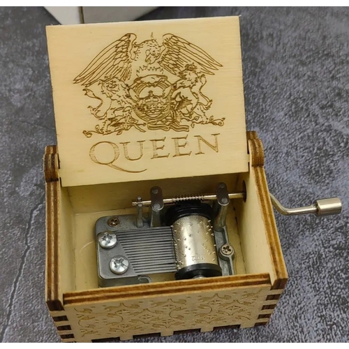 29J - Queen musical box