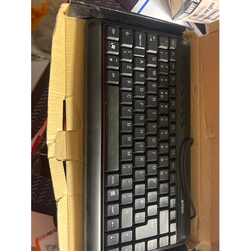 552 - Compact keyboard