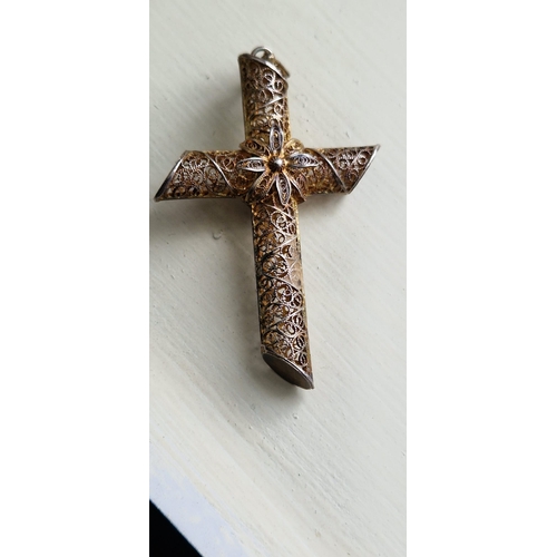 06K - Large filigree silver Crucifix